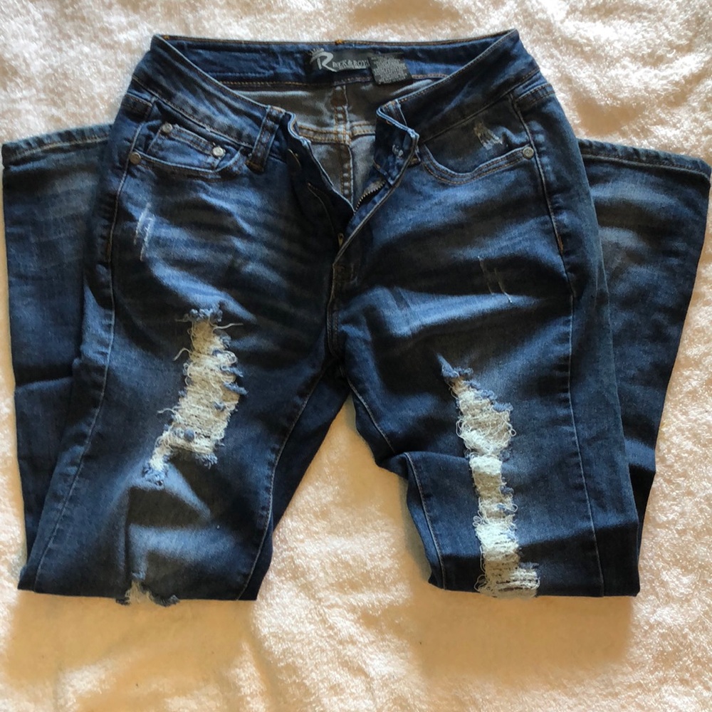 Rock & Royal factory distressed skinny Jean